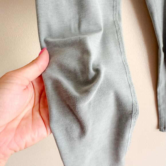 Beyond Yoga Light Green Blue High Rise Leggings - XS - Picture 3 of 5